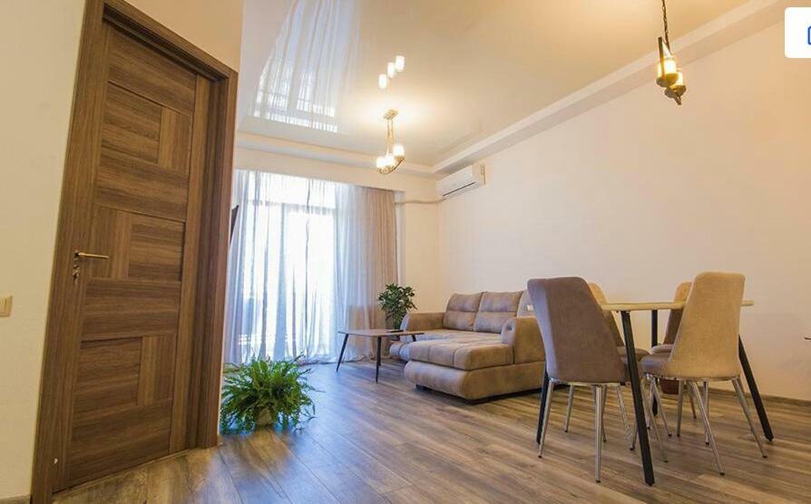 Tikas Home Апартаменты Tbilisi Bagian luar foto