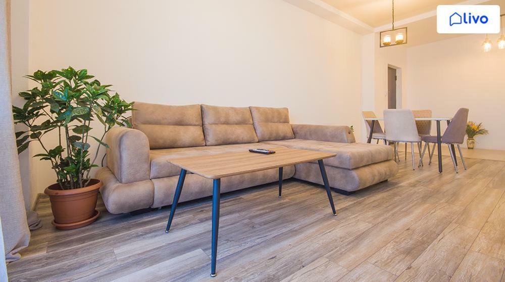 Tikas Home Апартаменты Tbilisi Bagian luar foto